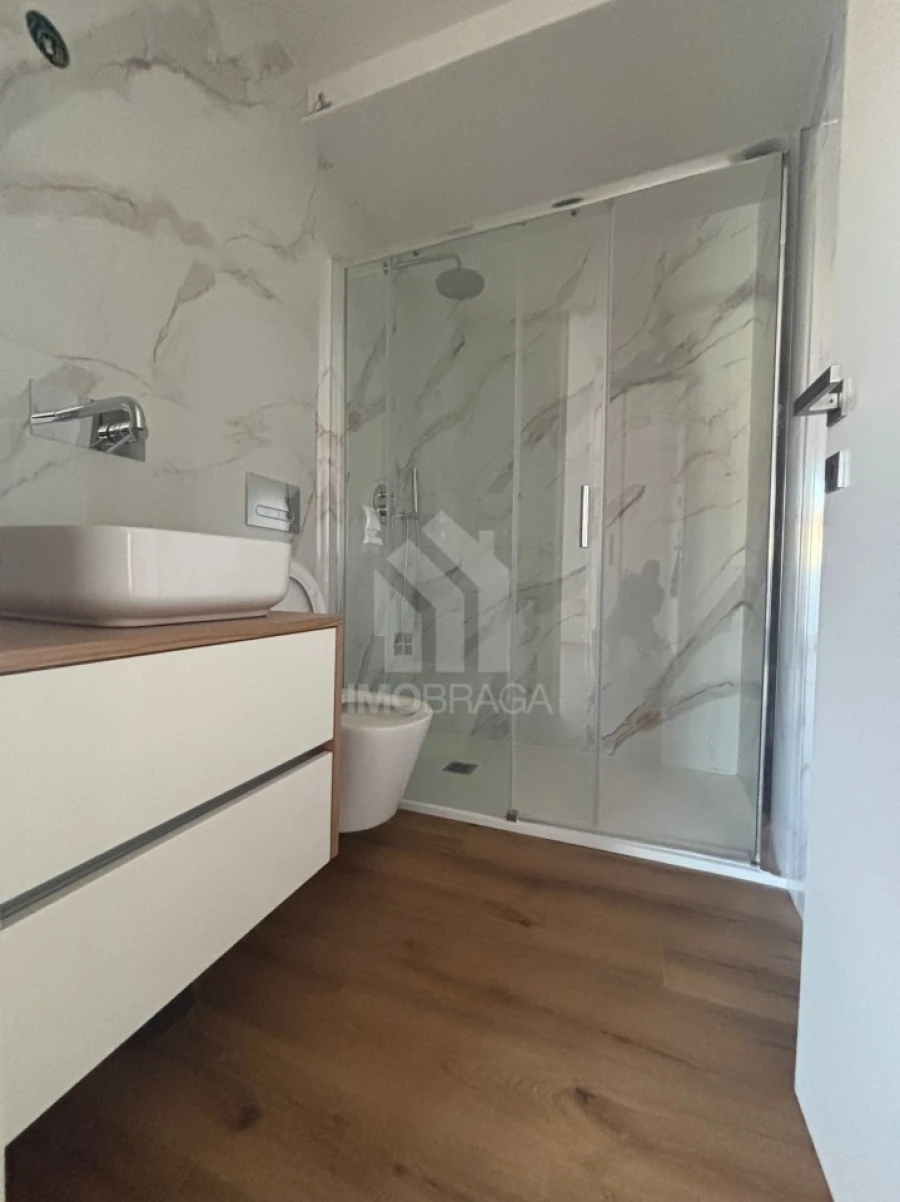 Apartamento T1 para Venda em Amares e Figueiredo Foto 8