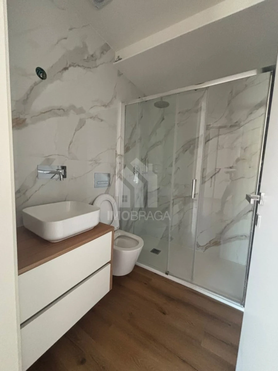 Apartamento T1 para Venda em Amares e Figueiredo Foto 13