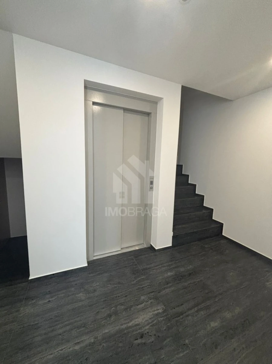 Apartamento T1 para Venda em Amares e Figueiredo Foto 15