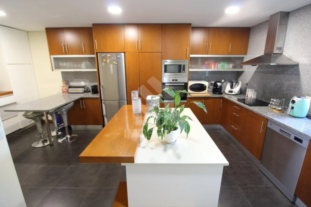 Moradia T4 para Venda em Rendufe Foto 17