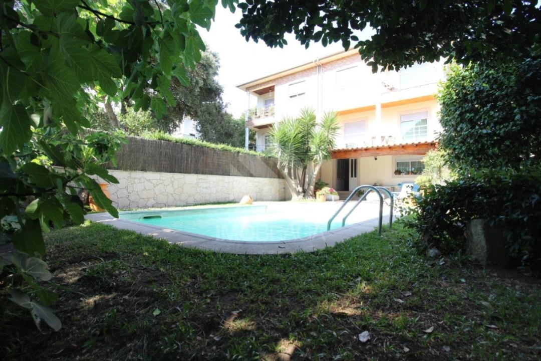 Moradia T4 para Venda em Rendufe Foto 49