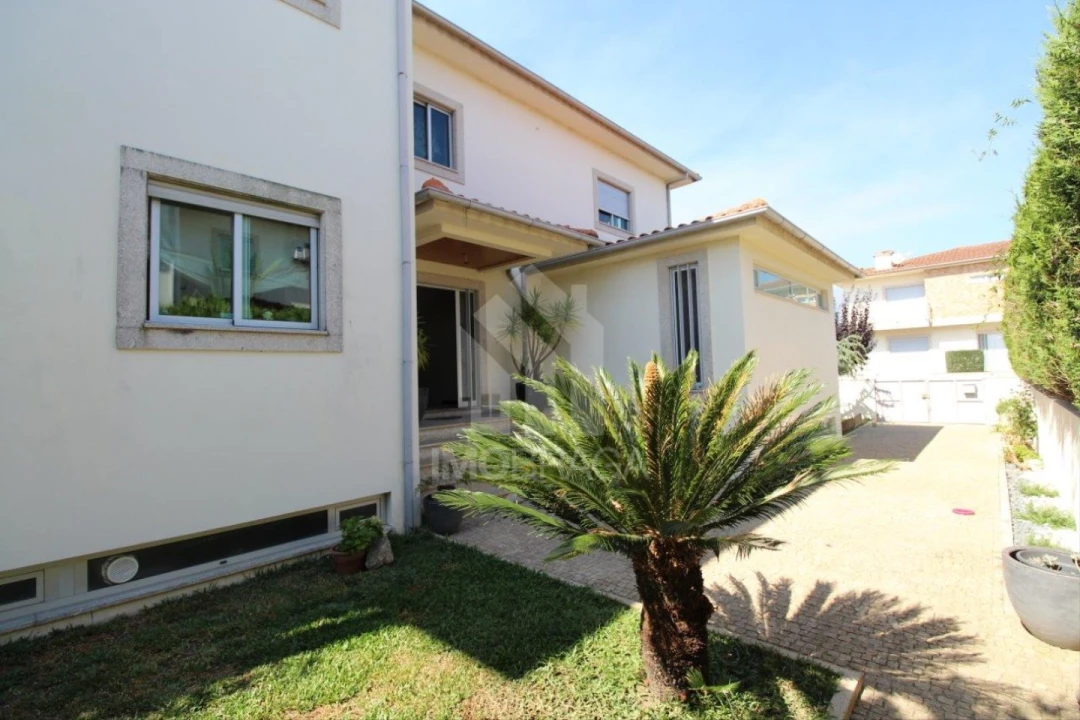 Moradia T4 para Venda em Rendufe Foto 61