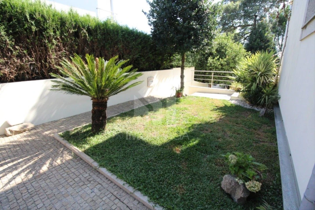 Moradia T4 para Venda em Rendufe Foto 75