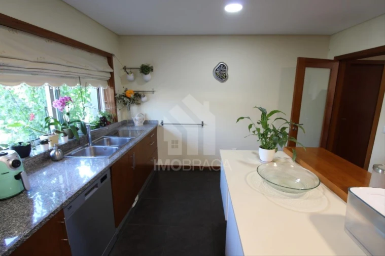 Moradia T4 para Venda em Rendufe Foto 14