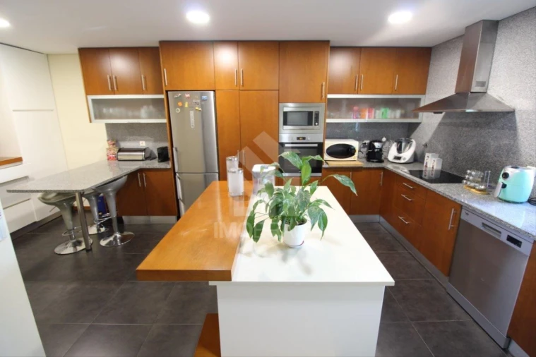 Moradia T4 para Venda em Rendufe Foto 17