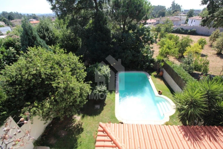 Moradia T4 para Venda em Rendufe Foto 28