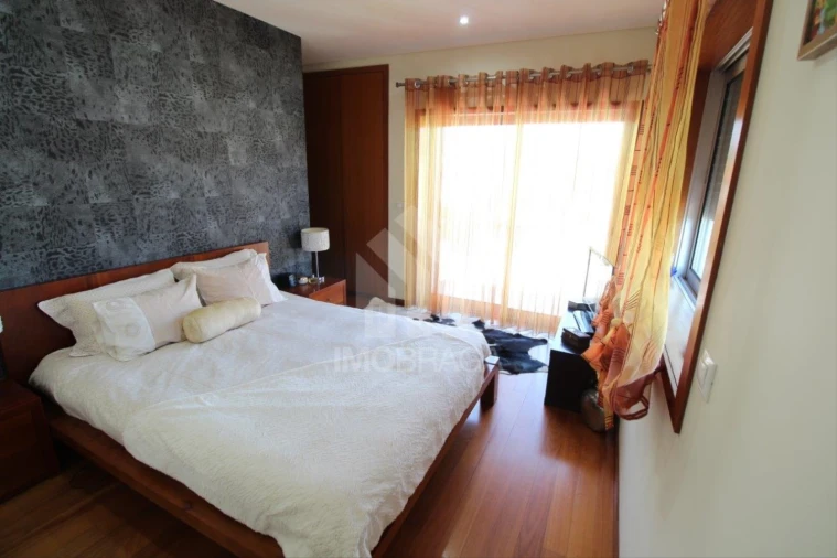 Moradia T4 para Venda em Rendufe Foto 34