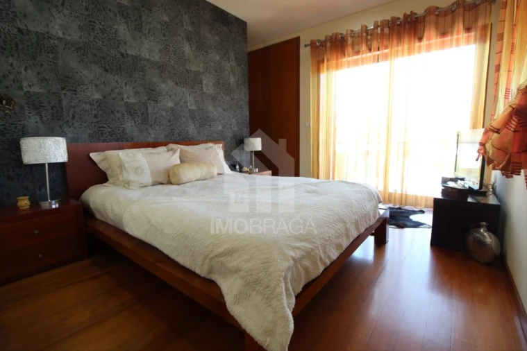 Moradia T4 para Venda em Rendufe Foto 37