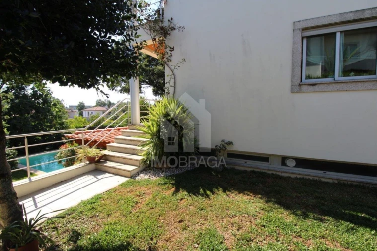 Moradia T4 para Venda em Rendufe Foto 62