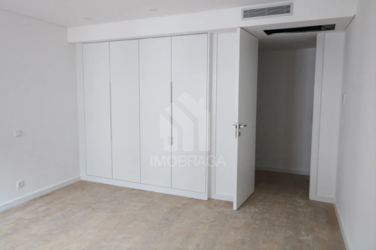 Apartamento T3 para Venda em Azurem Foto 30