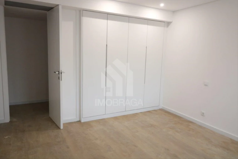 Apartamento T3 para Venda em Azurem Foto 34