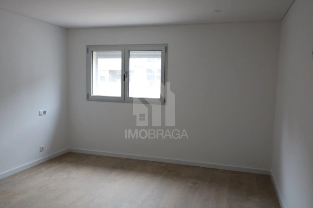 Apartamento T3 para Venda em Azurem Foto 22