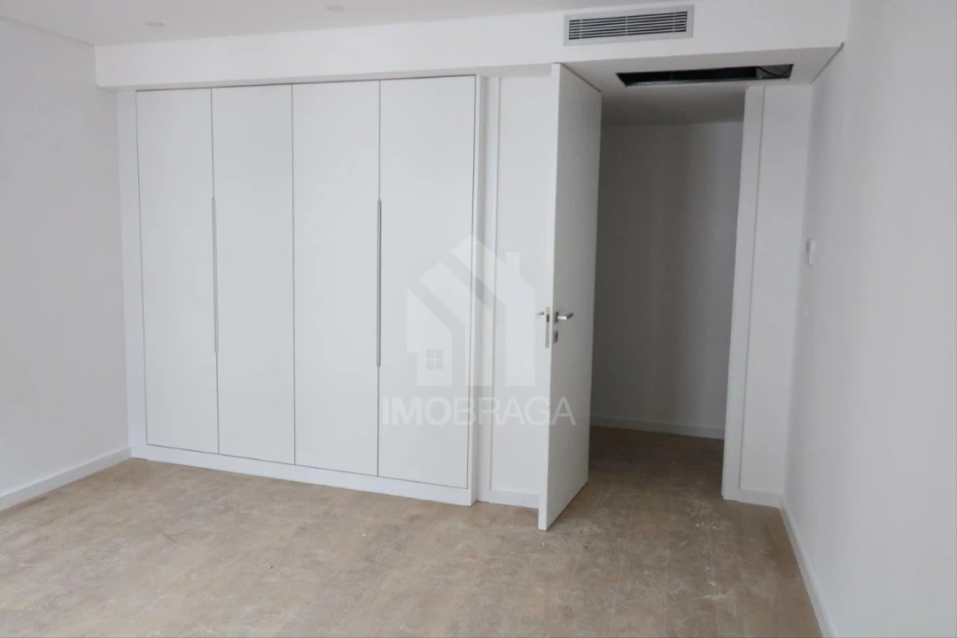 Apartamento T3 para Venda em Azurem Foto 30