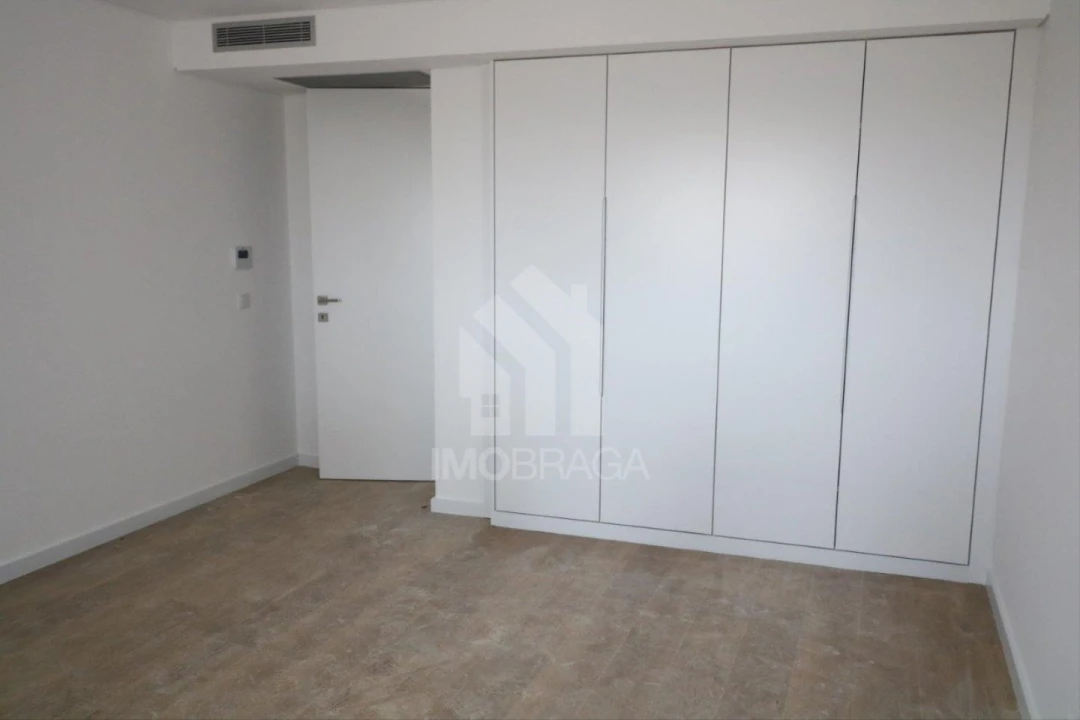 Apartamento T3 para Venda em Azurem Foto 31
