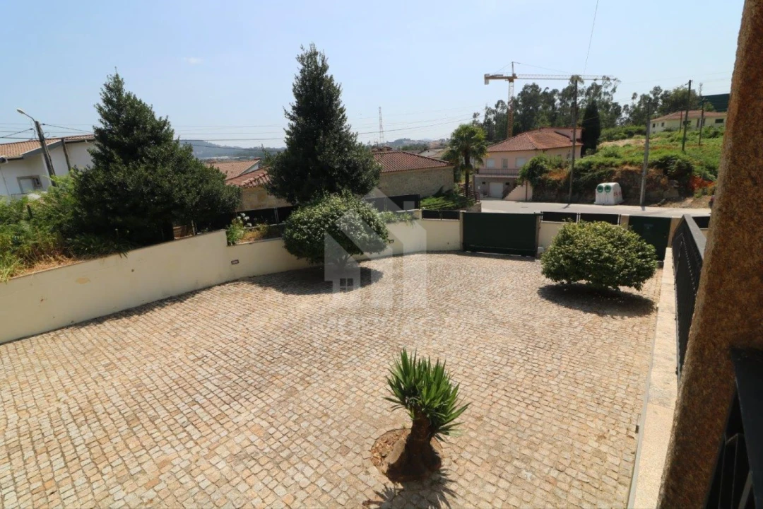 Moradia T4 para Venda em Lago Foto 10