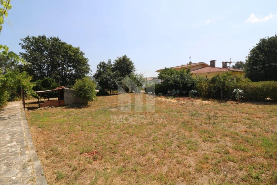 Moradia T4 para Venda em Lago Foto 16