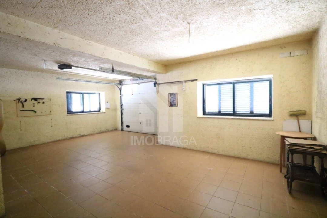 Moradia T4 para Venda em Lago Foto 37