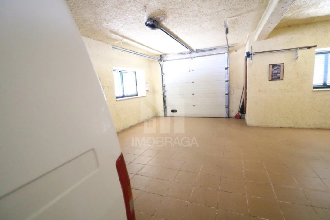 Moradia T4 para Venda em Lago Foto 39