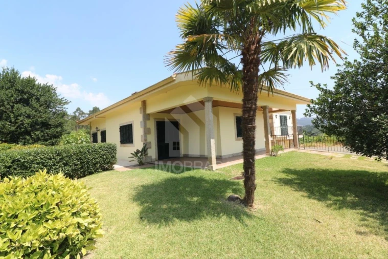 Moradia T4 para Venda em Lago