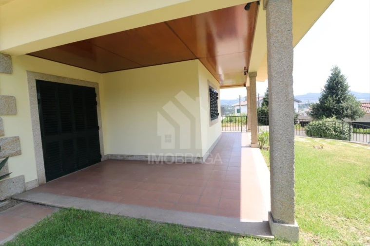 Moradia T4 para Venda em Lago Foto 8