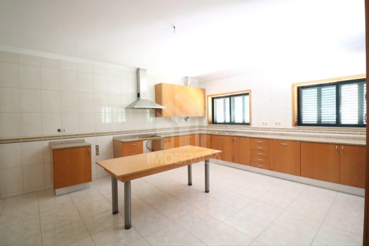 Moradia T4 para Venda em Lago Foto 26