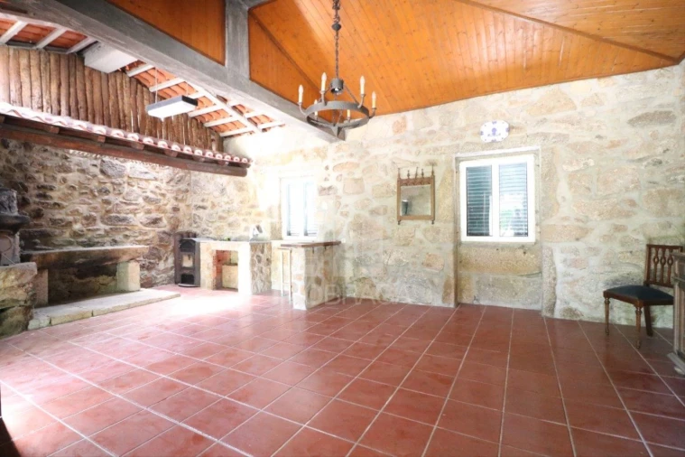 Moradia T4 para Venda em Lago Foto 47