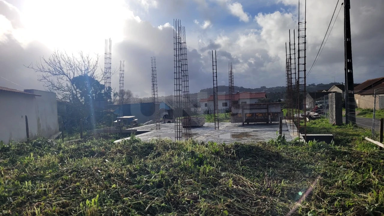 Terreno para Venda em Cela Foto 5