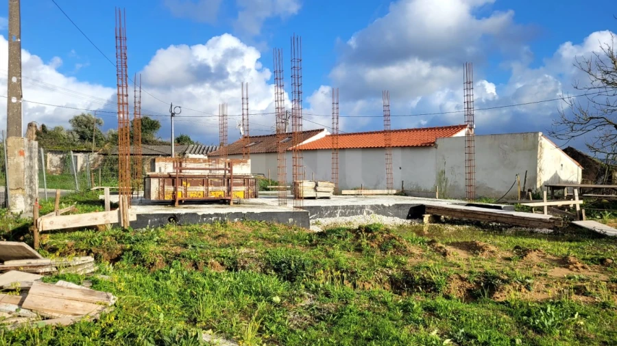 Terreno para Venda em Cela Foto 2