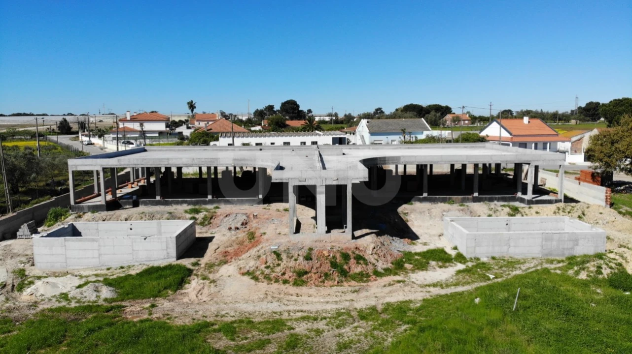 Moradia T4 para Venda em Sarilhos Grandes Foto 31