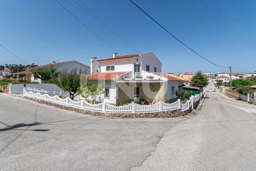 Moradia T3 para Venda em Santa Maria, São Pedro e Matacães Foto 2