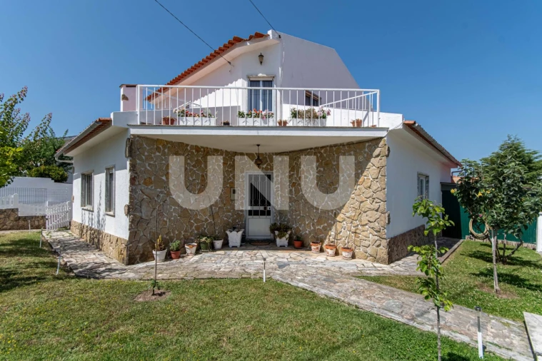 Moradia T3 para Venda em Santa Maria, São Pedro e Matacães Foto 1