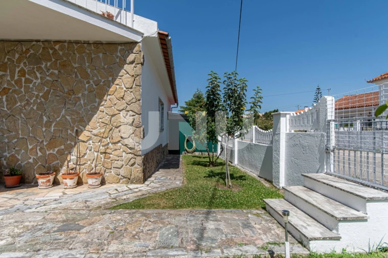 Moradia T3 para Venda em Santa Maria, São Pedro e Matacães Foto 10