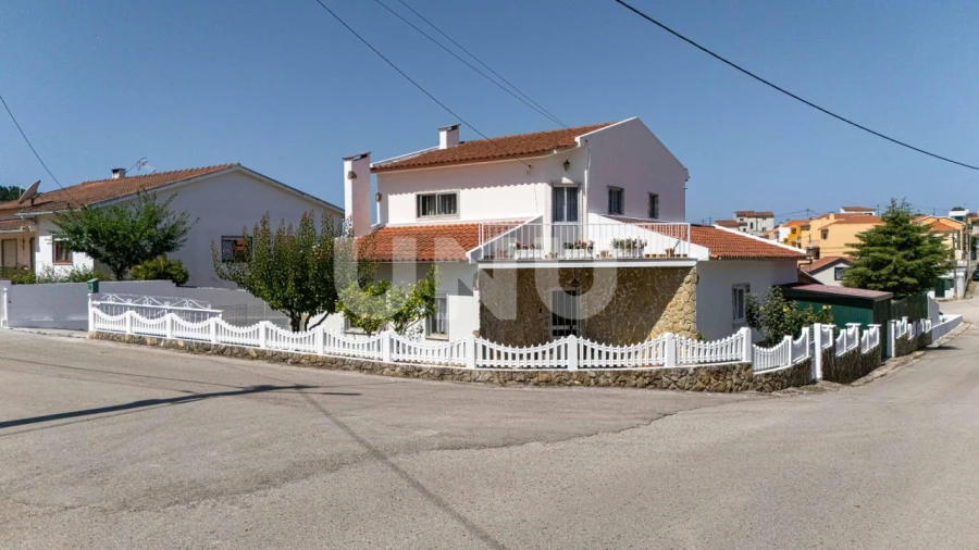 Moradia T3 para Venda em Santa Maria, São Pedro e Matacães Foto 41