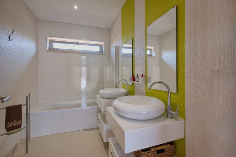 Moradia T4 para Venda em Alfeizerão Foto 20