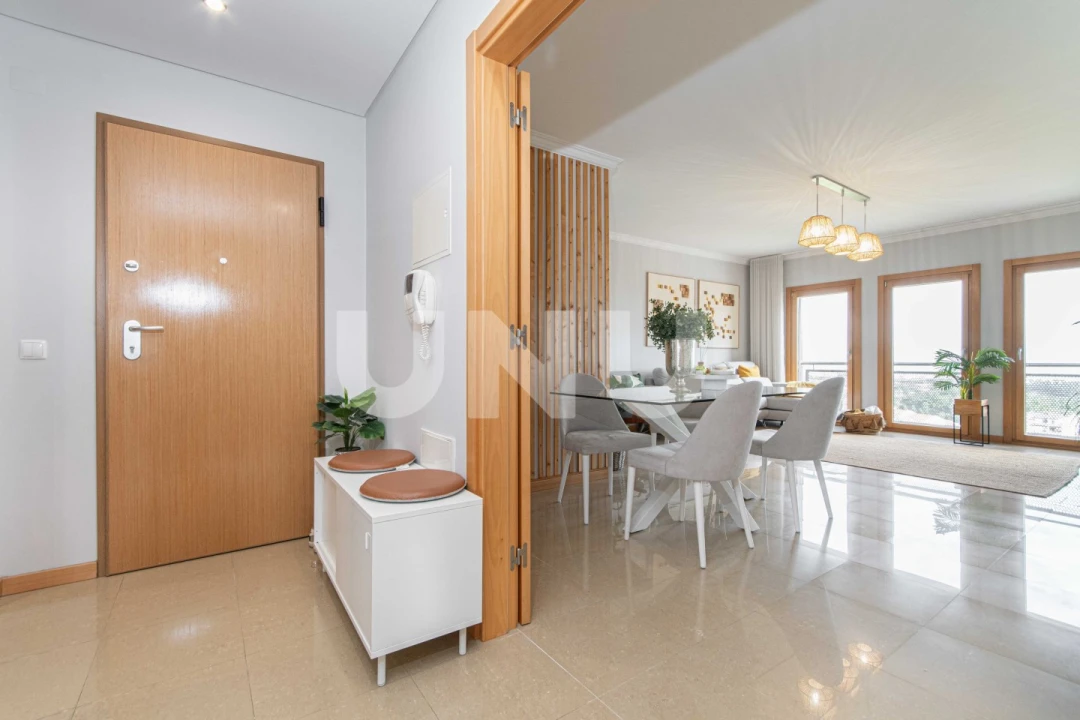 Apartamento T4 para Venda em Camarate, Unhos e Apelação Foto 7