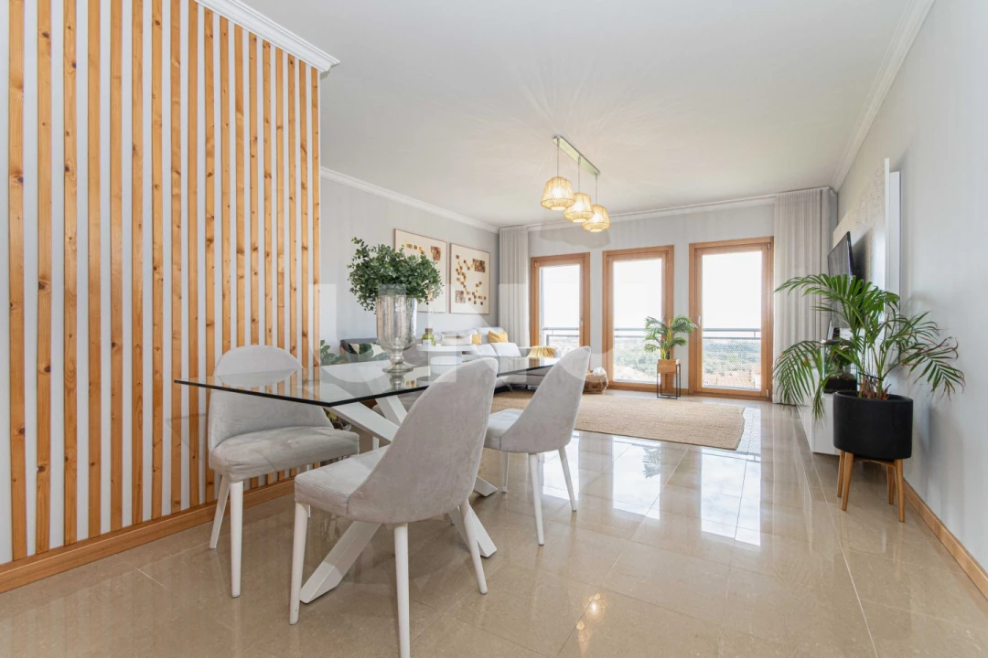 Apartamento T4 para Venda em Camarate, Unhos e Apelação Foto 1