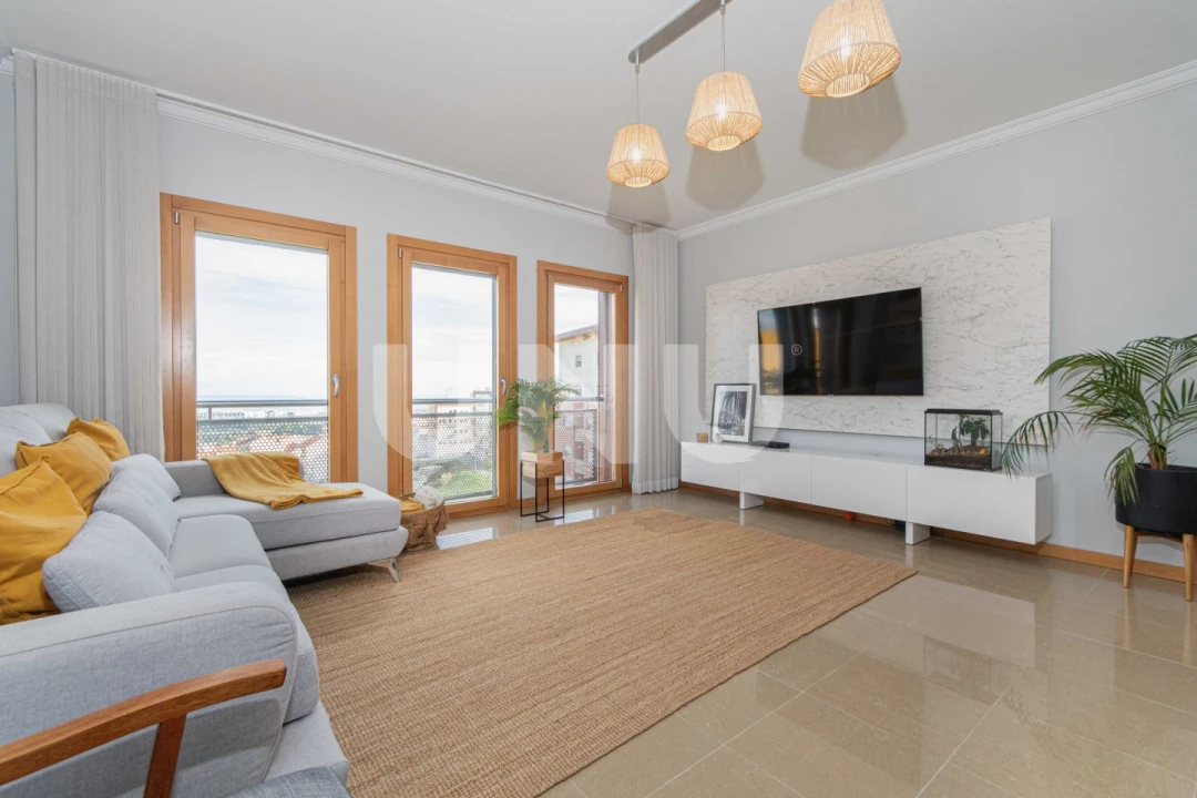 Apartamento T4 para Venda em Camarate, Unhos e Apelação Foto 4