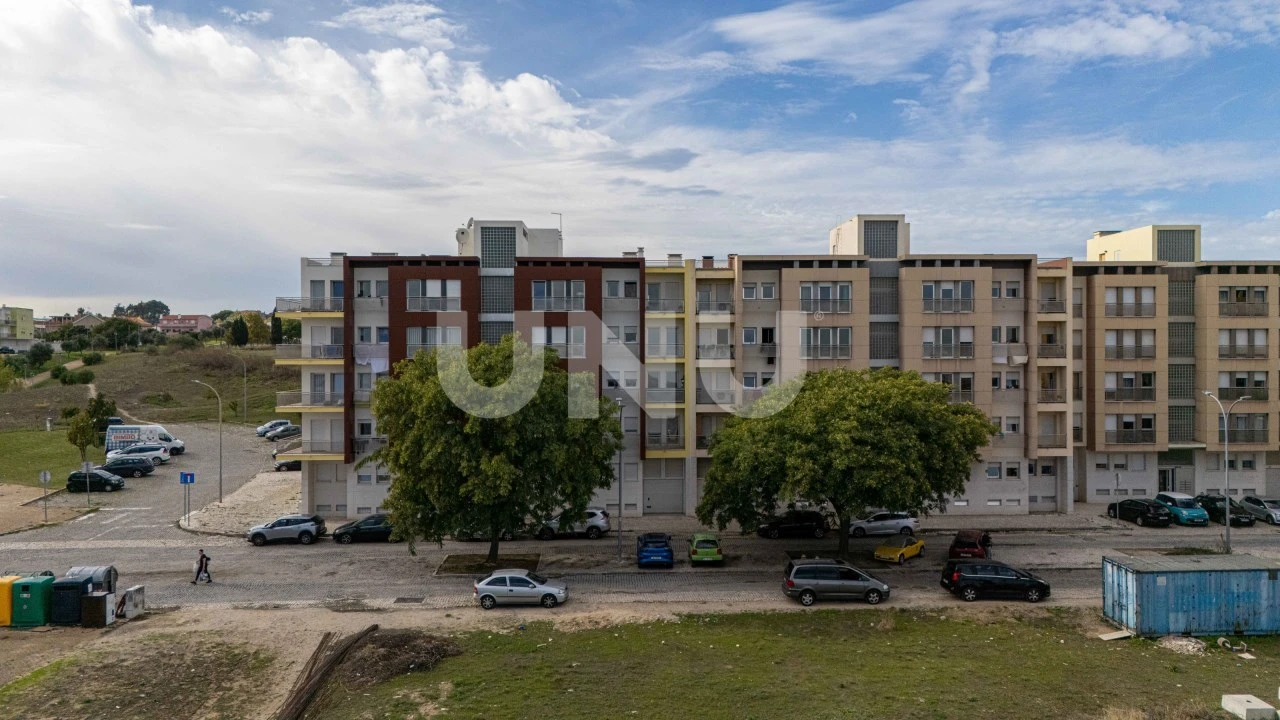 Apartamento T4 para Venda em Camarate, Unhos e Apelação Foto 33