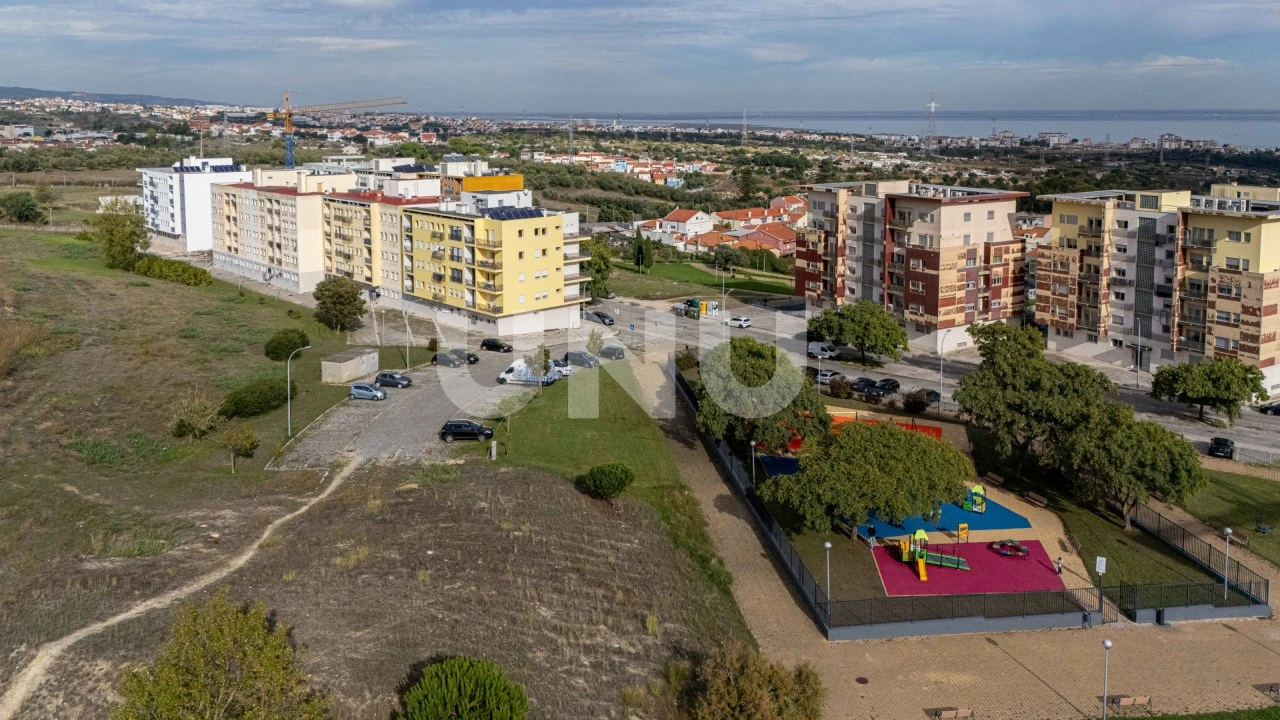Apartamento T4 para Venda em Camarate, Unhos e Apelação Foto 36
