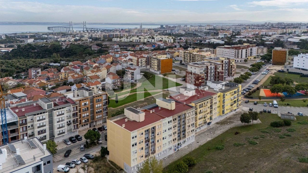 Apartamento T4 para Venda em Camarate, Unhos e Apelação Foto 41