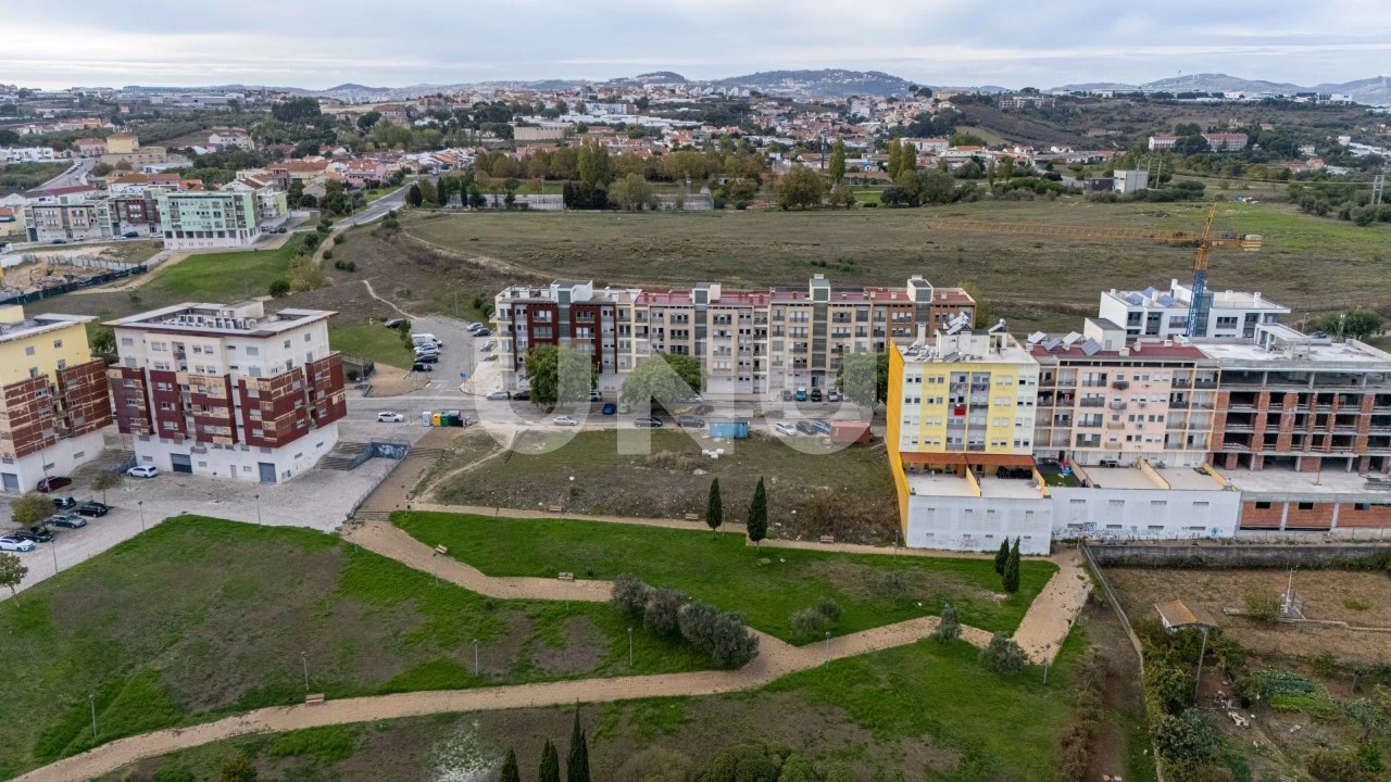 Apartamento T4 para Venda em Camarate, Unhos e Apelação Foto 44