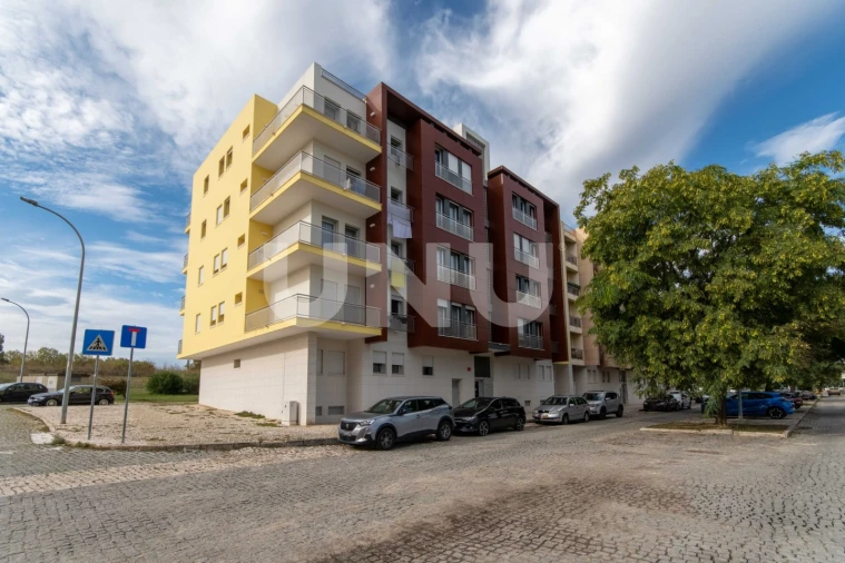 Apartamento T4 para Venda em Camarate, Unhos e Apelação Foto 29