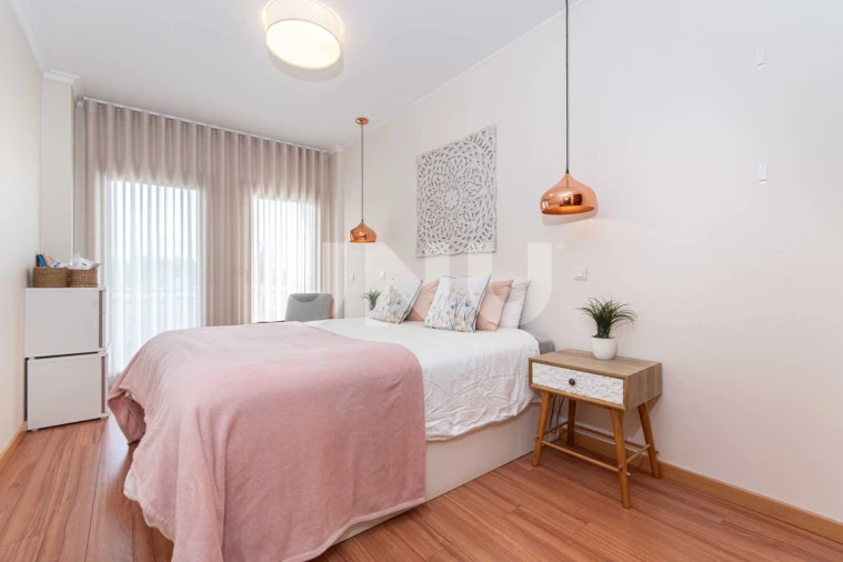 Apartamento T4 para Venda em Camarate, Unhos e Apelação Foto 12