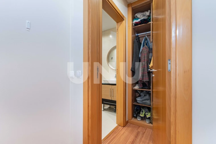 Apartamento T4 para Venda em Camarate, Unhos e Apelação Foto 15