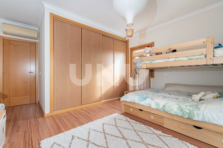 Apartamento T4 para Venda em Camarate, Unhos e Apelação Foto 18