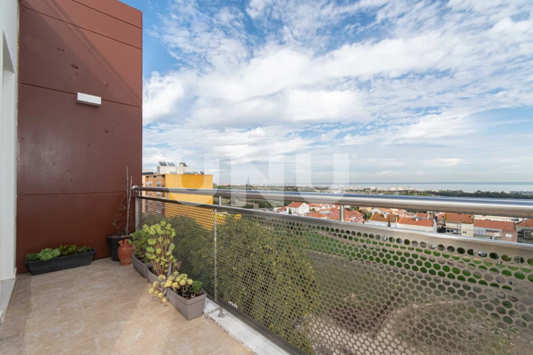 Apartamento T4 para Venda em Camarate, Unhos e Apelação Foto 24