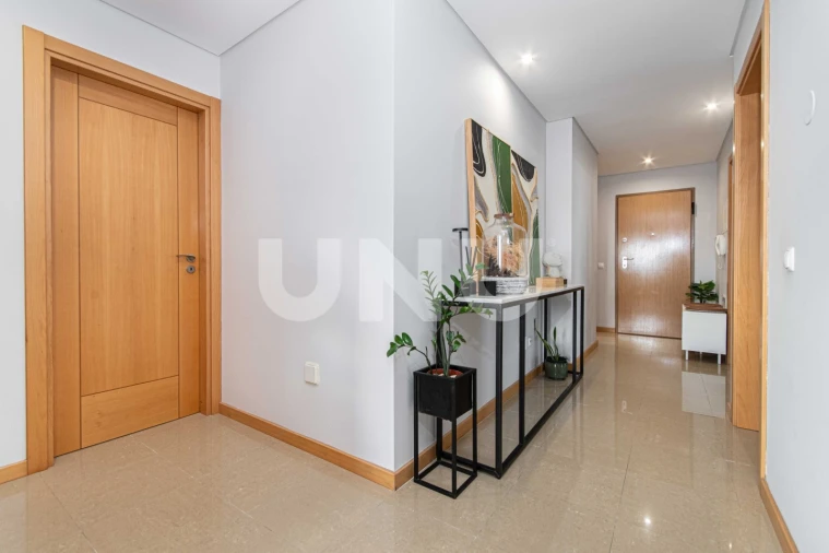 Apartamento T4 para Venda em Camarate, Unhos e Apelação Foto 26