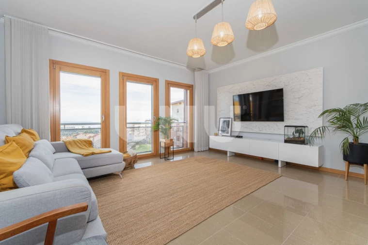 Apartamento T4 para Venda em Camarate, Unhos e Apelação Foto 4