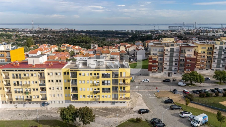 Apartamento T4 para Venda em Camarate, Unhos e Apelação Foto 35