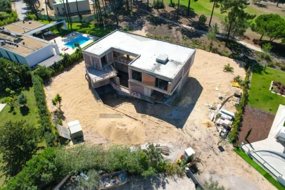 Moradia T5 para Venda em Charneca de Caparica e Sobreda